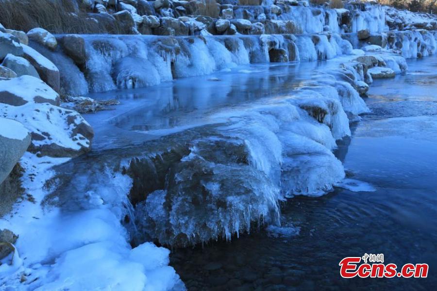 Amazing scenery of ice cascade in China's Gansu