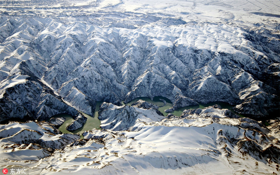 Majestic Tianshan Grand Canyon in Xinjiang