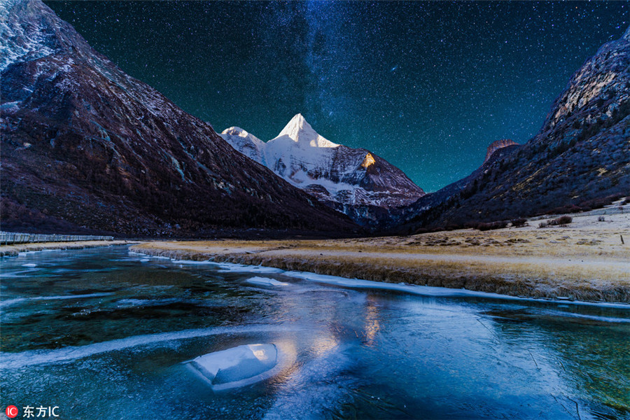 Amazing snowy mountains of Western Sichuan