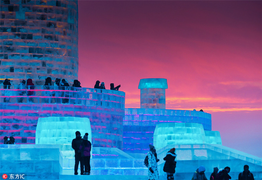 Ice sculptures light up Harbin