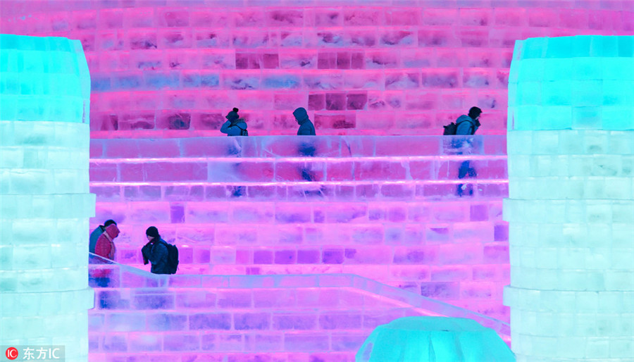 Ice sculptures light up Harbin