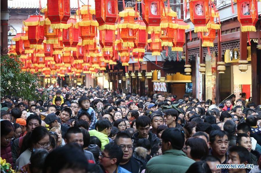 China witnesses tourism peak of Lunar New Year