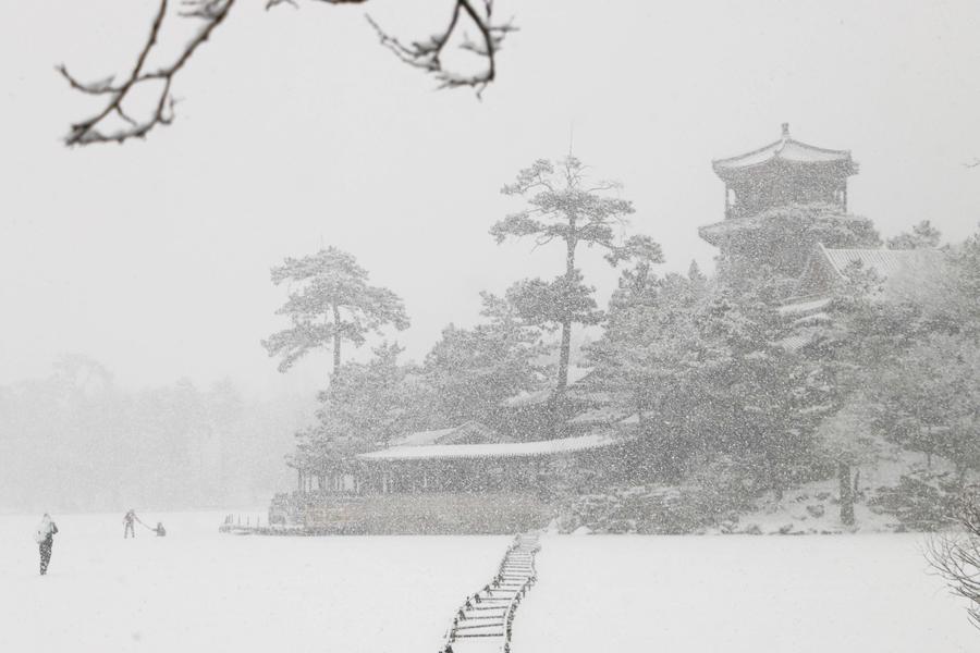 Snowfall hits N China's Hebei