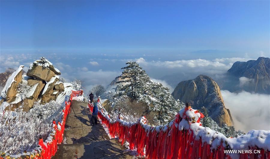 Scenery of Huashan Mountain after snow