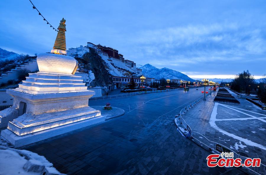 Spring snow adds beauty to Lhasa