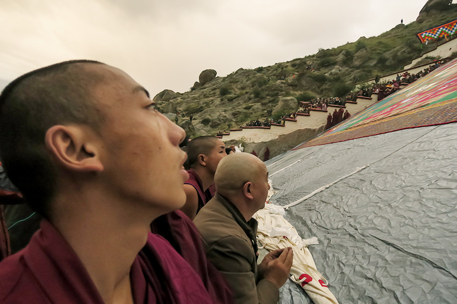 Witnessing the Buddha's unveiling