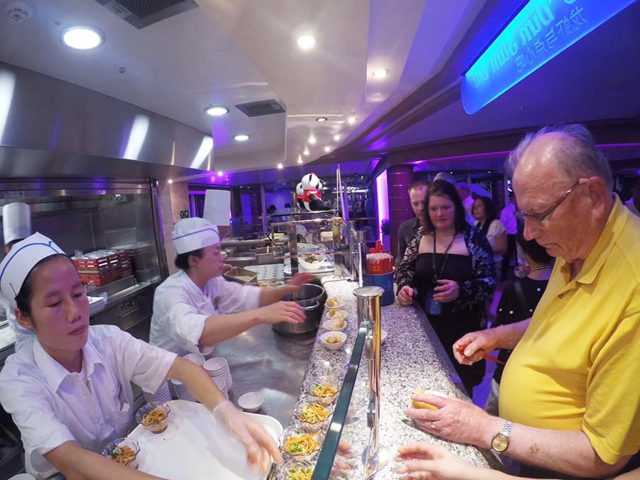 Sichuan cuisine brings new flavor to international cruise passengers