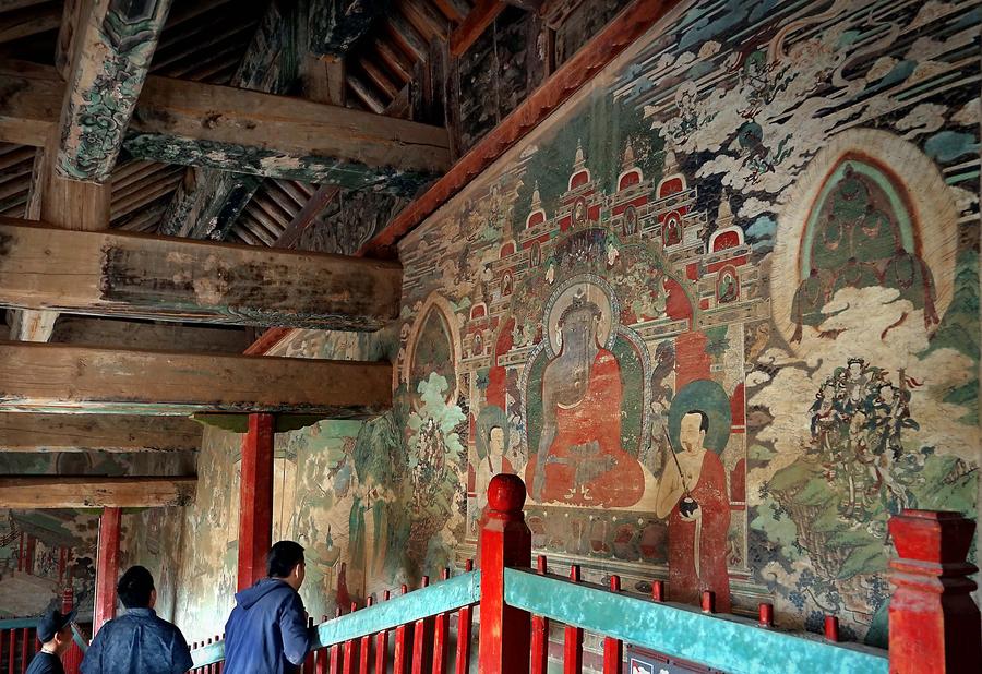 Tourists visit Qutan Temple in NW China's Qinghai