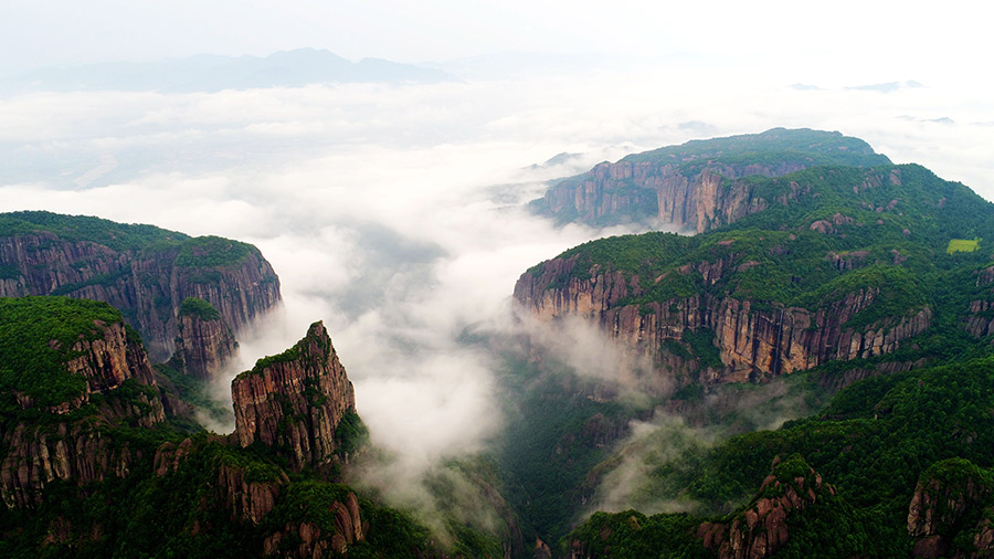 Spectacular seas of clouds in Xianju National Park