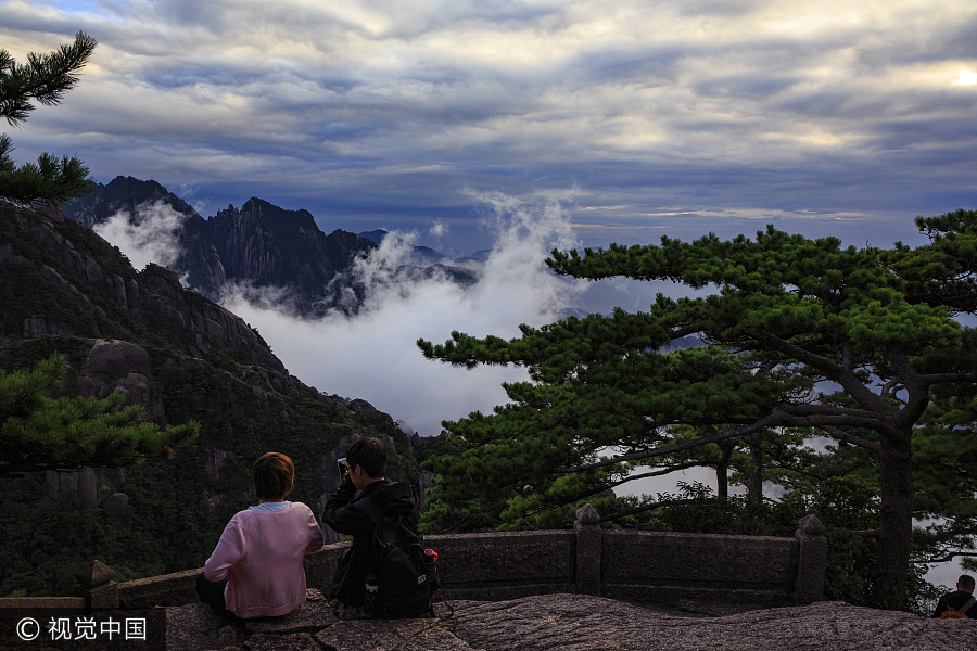 Breathtaking scenery of Huangshan Mountain after rain