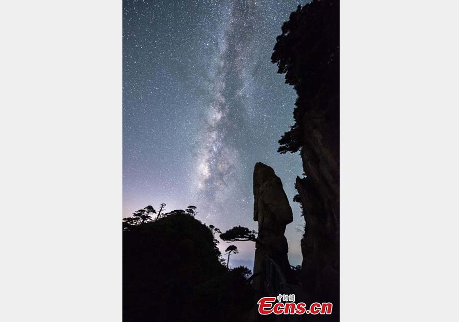 'Starry, starry nights' over Sanqing Mountain