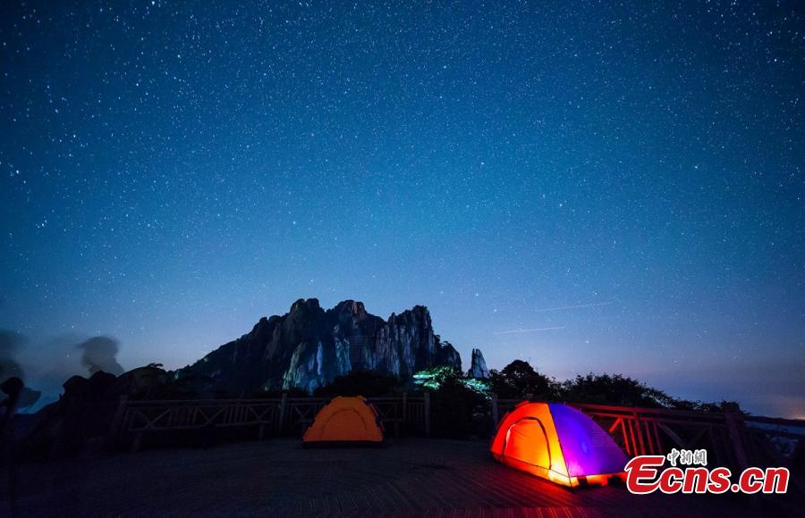 'Starry, starry nights' over Sanqing Mountain