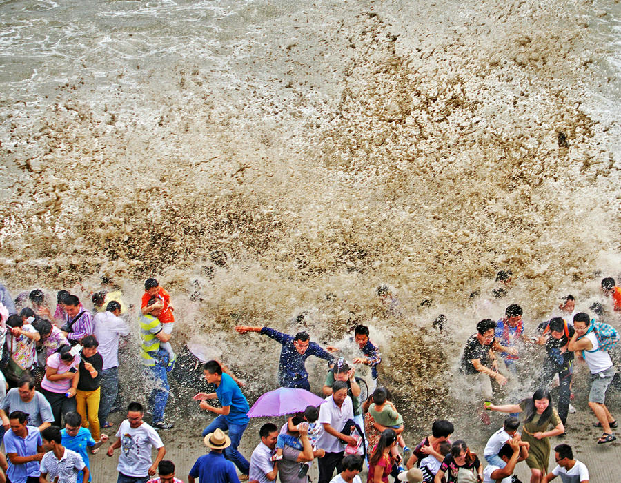 Spectacle on the river