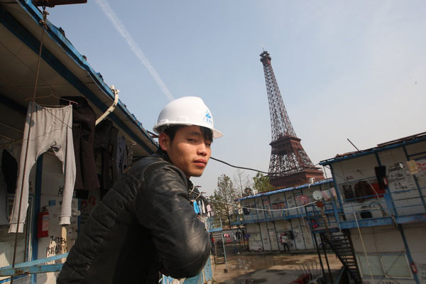 Trending: Eiffel Tower replica in Hangzhou