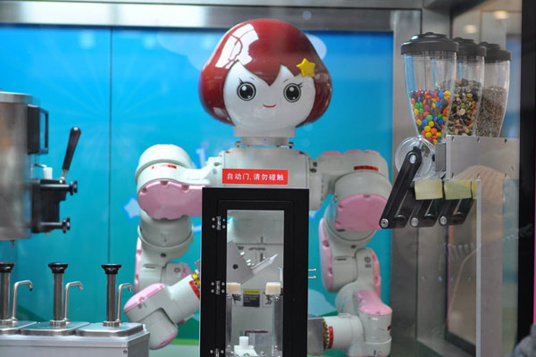 Robot ice cream salesman a novelty in Shenyang