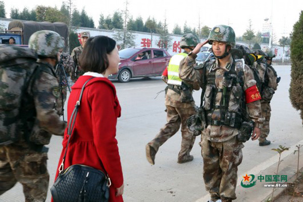 Soldier has brief encounter with wife