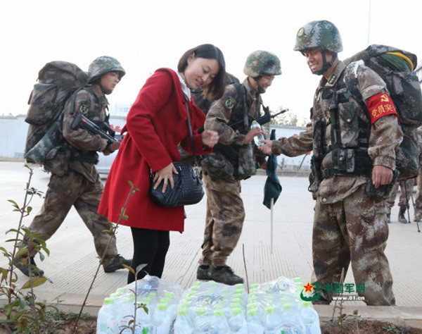 Soldier has brief encounter with wife