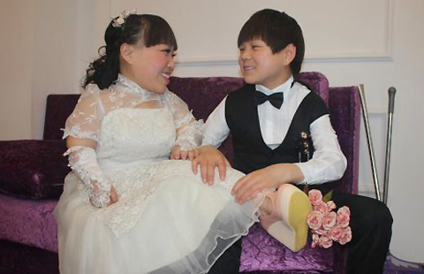 婚纱照各种姿势_手的各种姿势画法(3)