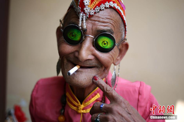 Gorgeous granny puts youngsters in the shade