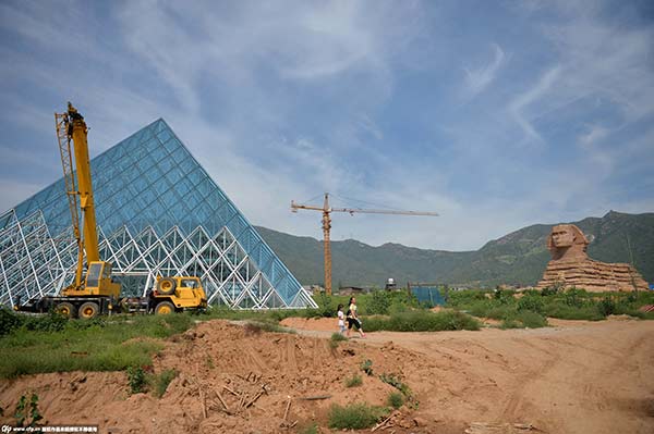 Glass pyramid rises in Hebei