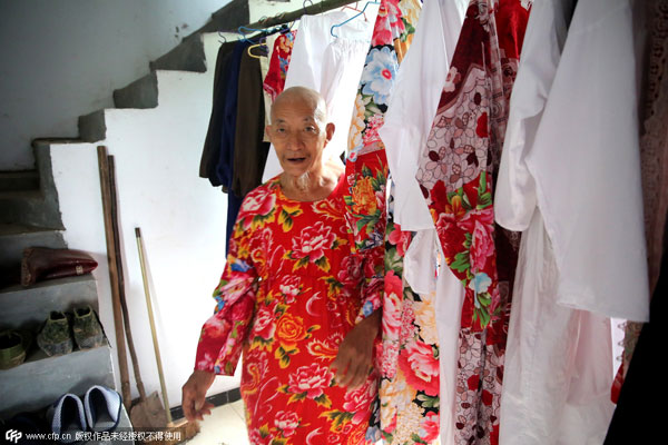 Senior sends fashion forward with his own designs