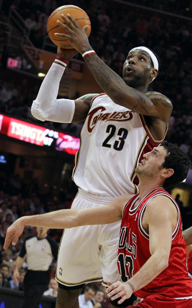 NBA：绿衫军灭火 骑士驾驭公牛 双双晋级