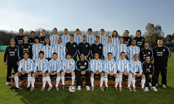 阿根廷队出征世界杯拍摄全家福