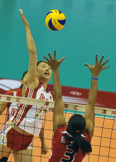 女排精英赛：中国女排1:3不敌多米尼加
