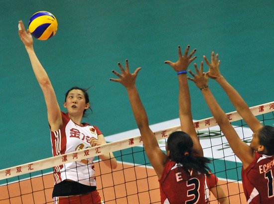 女排精英赛：中国女排1:3不敌多米尼加