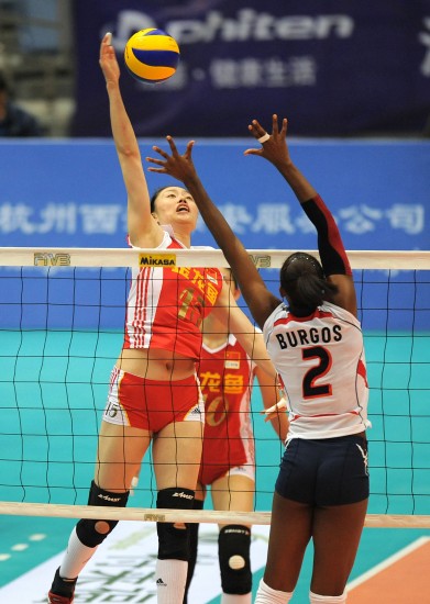 女排精英赛：中国队3:0完胜多米尼加