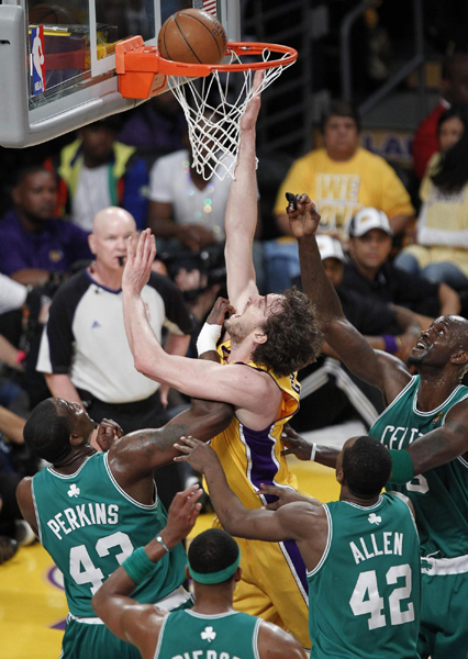 NBA：科比30分加索尔两双 湖人胜凯尔特人总分1:0