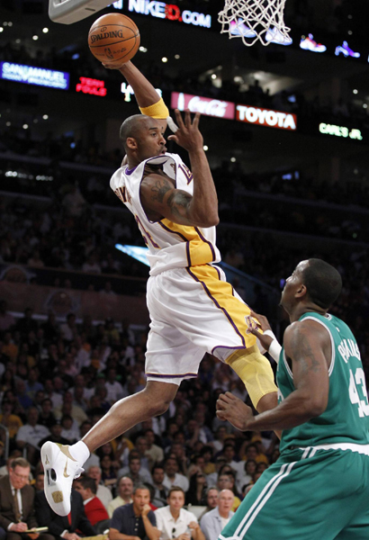 NBA：雷•阿伦三分破纪录 绿衫军苦胜湖人扳平总分