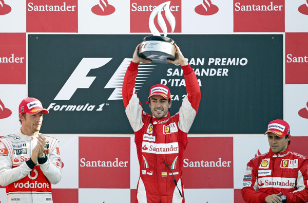 F1意大利站：阿隆索逆转夺冠 汉密尔顿撞车退出