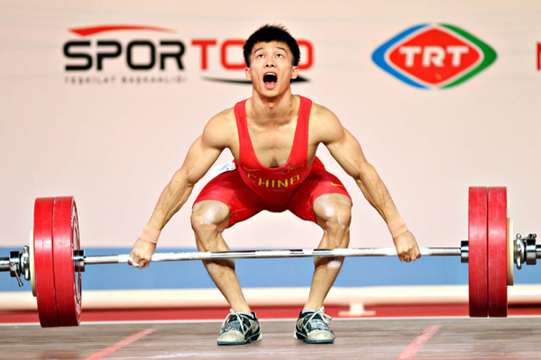 举重世锦赛：中国选手摘金夺银