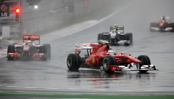 f1韩国站:阿隆索夺首冠排名榜首 红牛车队惨遭