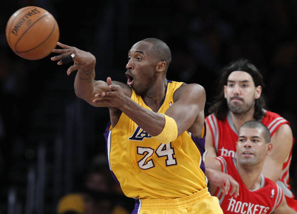 NBA：姚明复出首战9分6犯离场 火箭揭幕战遭湖人翻盘