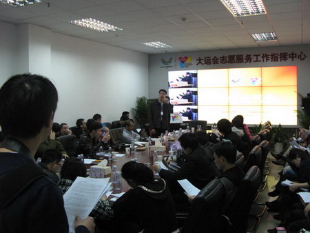 深圳将设818个志愿者服务站