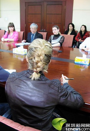 央媒“深圳采风大运会”走进深圳大学