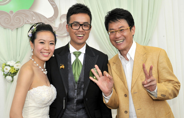 傅家俊与未婚妻陈建萤共谐连理