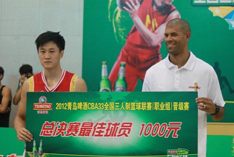 与梦想只差一个篮球的距离