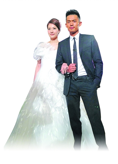 谢杏芳婚纱全球最轻 取名“精灵之羽”