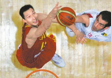 CBA揭幕战广东战四川 易建联大战哈达迪