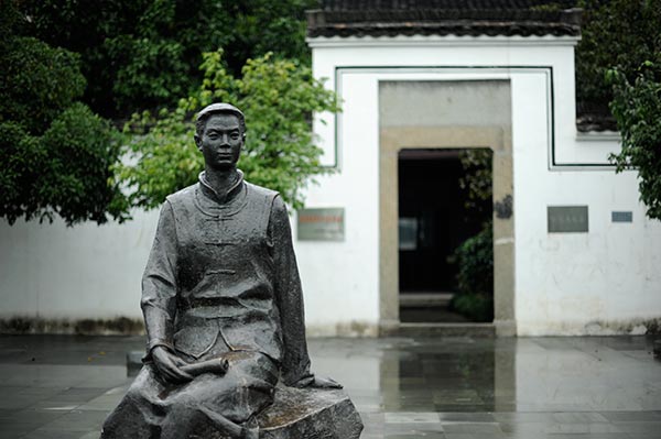 The literary giant who vanished without trace
