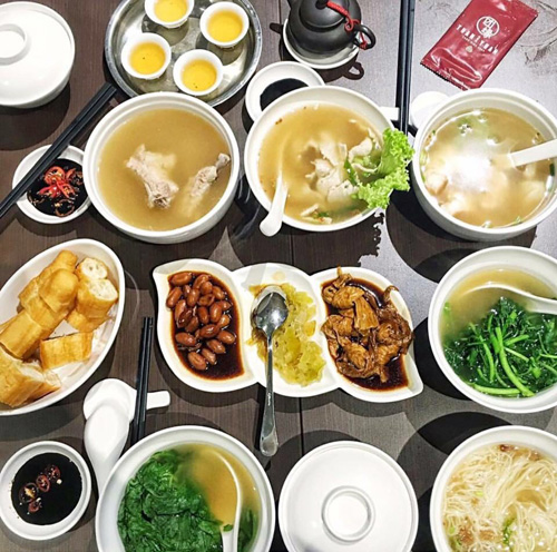 Singapore's cuisine: a cultural melting pot