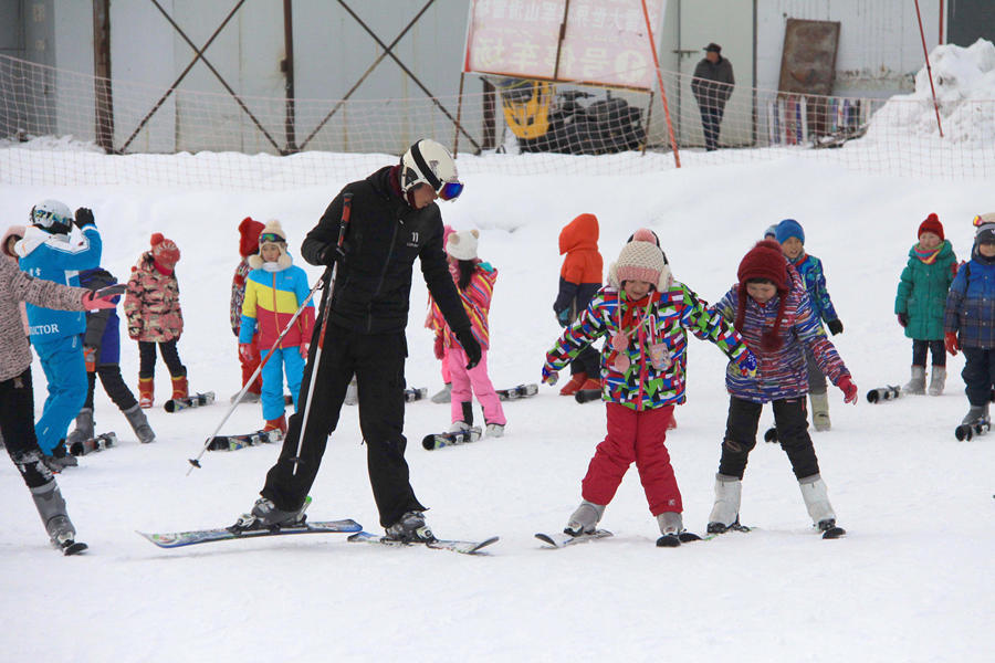 Winter sports begin Chinese 'spring'