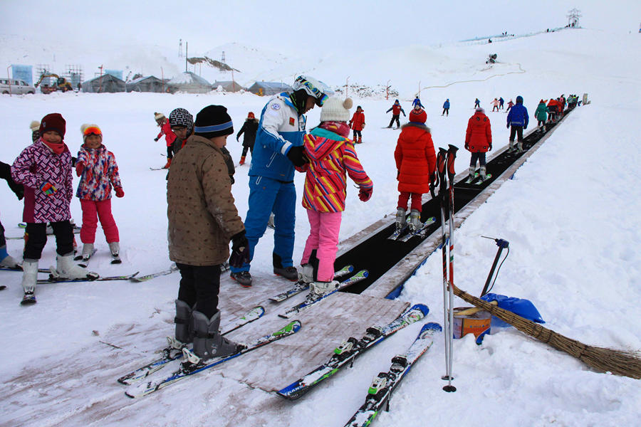 Winter sports begin Chinese 'spring'
