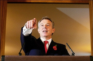 British Prime Minister Tony Blair answers questions from the media during his monthly press conference in 10 Downing Street in London, 06 November 2006. Blair called for a change in strategy in violence-torn Iraq, in particular warning Iran to stop aiding insurgents there and elsewhere.(AFP