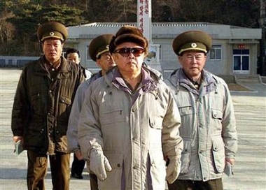 North Korean leader Kim Jong-il (C) inspects the Korean People's Army Unit 593 at an undisclosed location in North Korea in this photo released by the Korea Central News Agency on January 16, 2007. (Korea News Service/Reuters