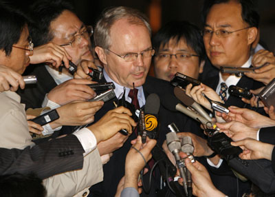 U.S. envoy to the six-party talks Christopher Hill speaks to the media after meeting his Chinese counterpart Wu Dawei and his South Korean counterpart Chun Young-Woo (both not in photo) in Seoul, April 10, 2007. 