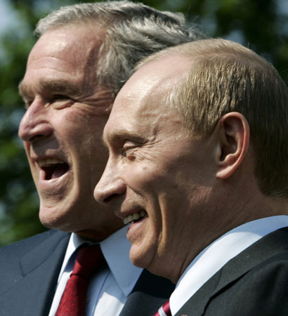 Bush-Putin meeting mixed with smile and strife